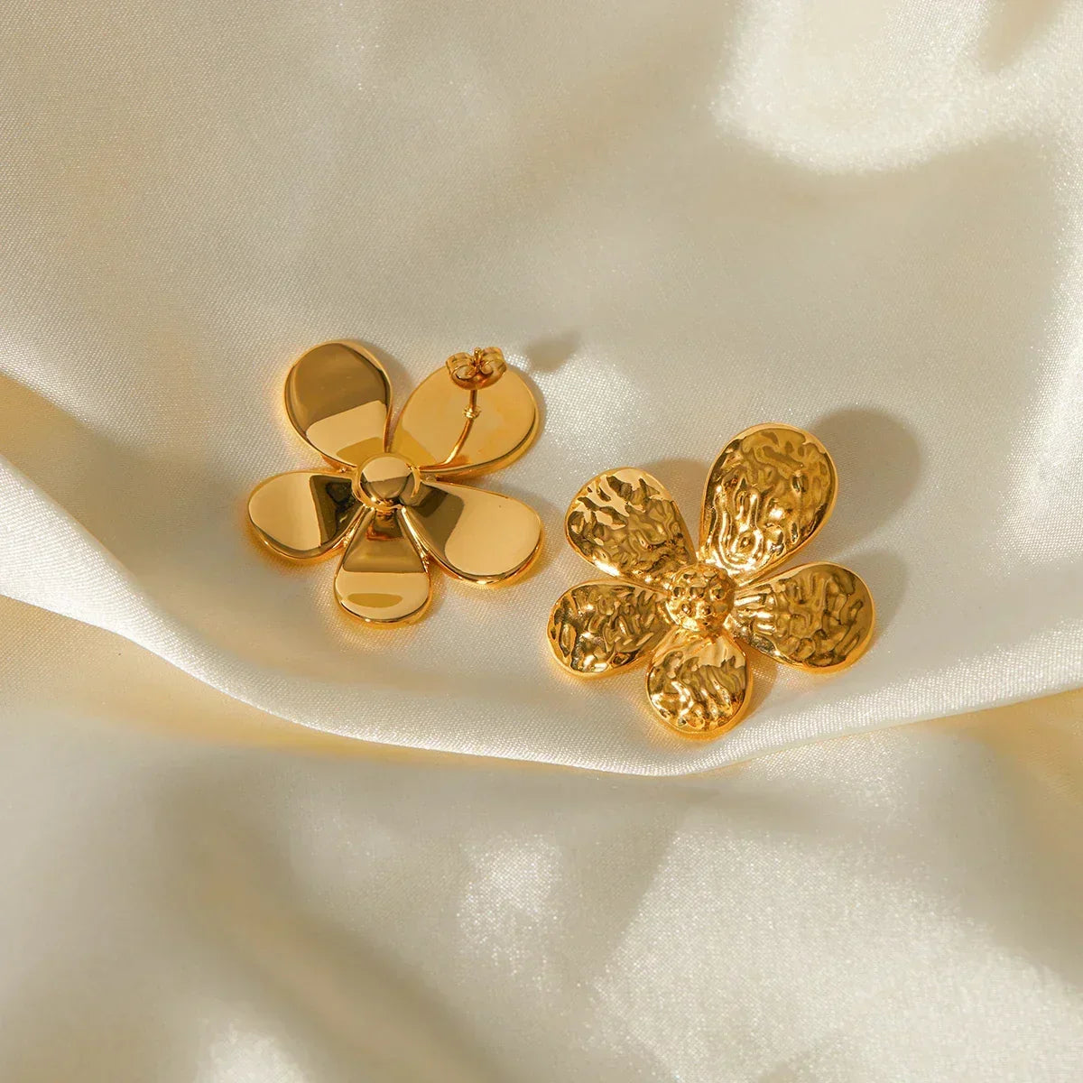 [Royal&Vicky]Daisy Gold Earrings