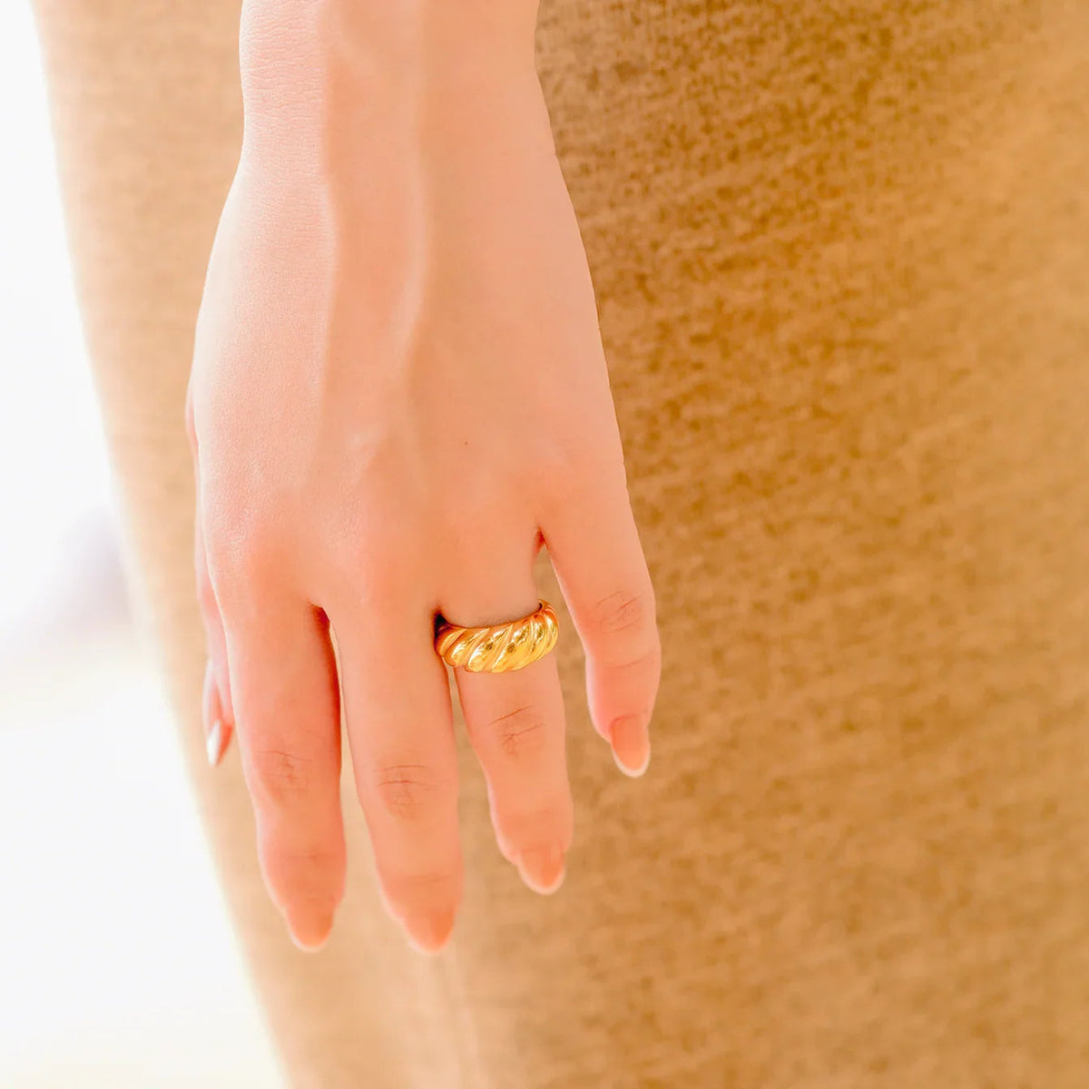 [Royal&Vicky]Amaia Gold Croissant Ring
