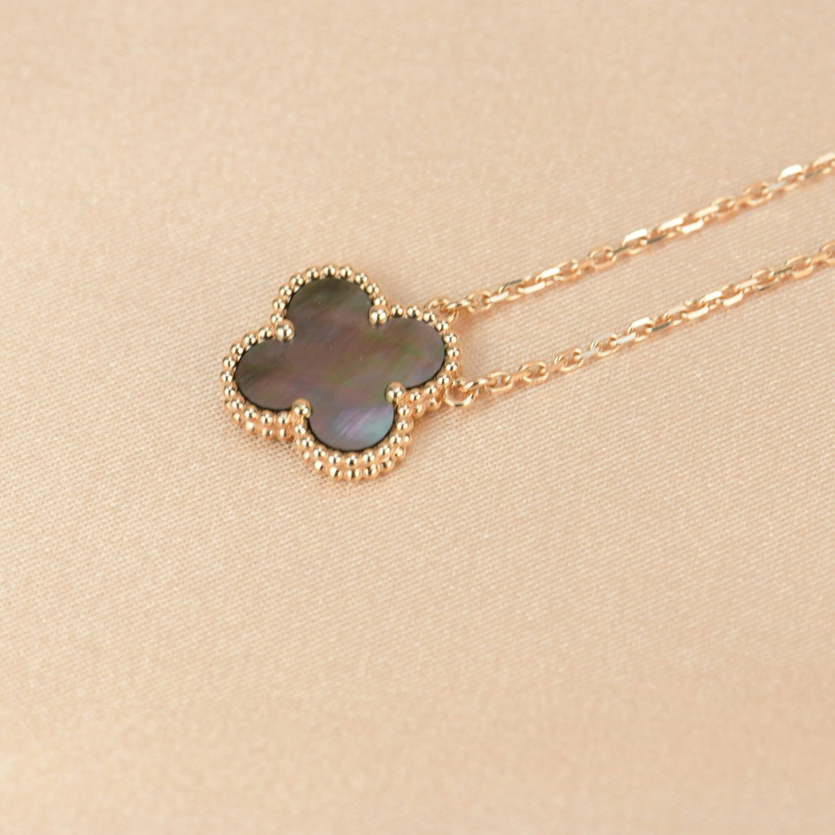 [Royal&Vicky]CLOVER 15MM  GRAY MOTHER OF PEARL NECKLACE