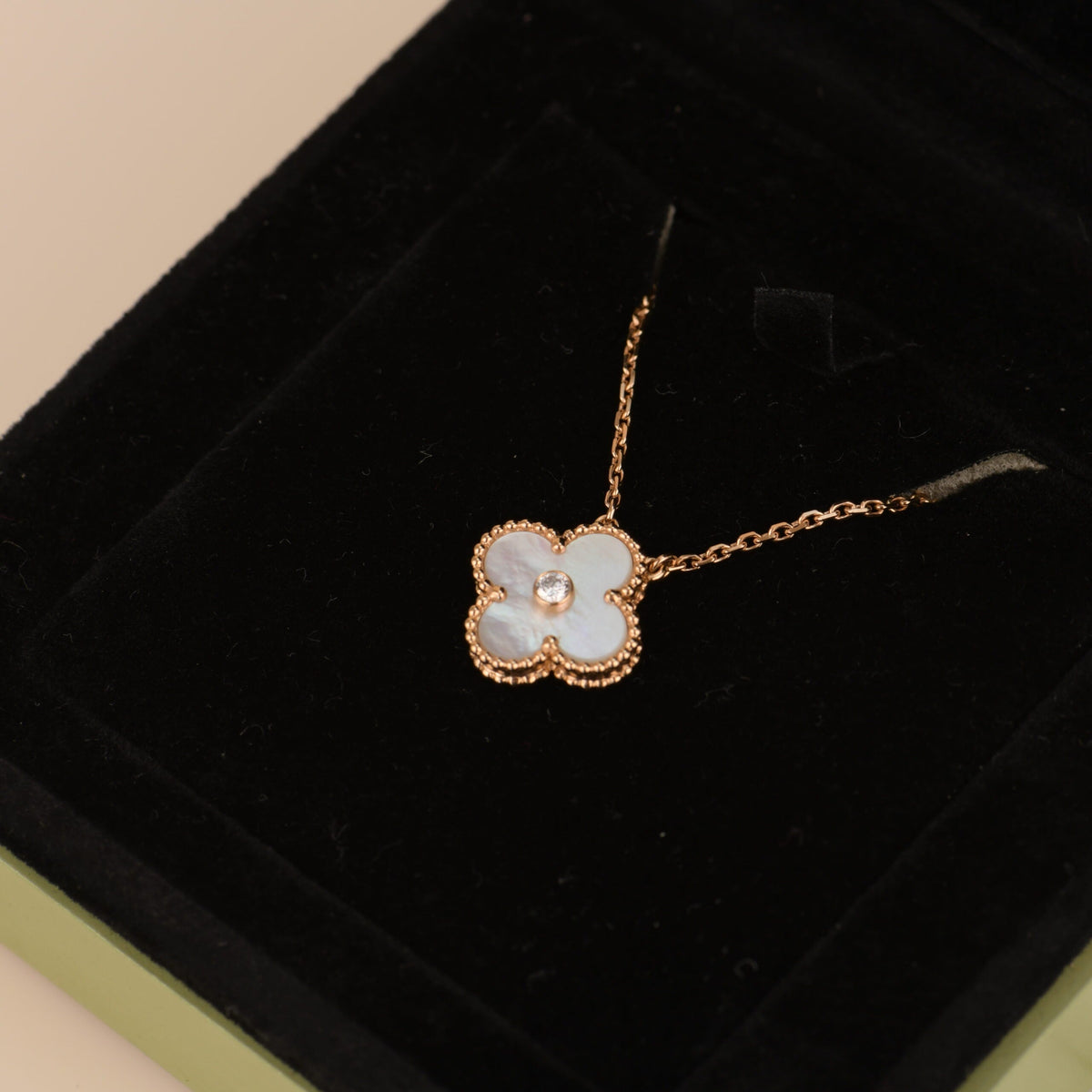 [Royal&Vicky]CLOVER 15MM DIAMOND WHITE FRITILLARIA NECKLACE