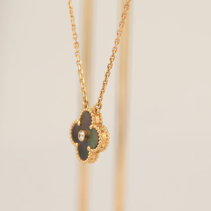 [Royal&Vicky]CLOVER 15MM DIAMOND AND MOTHER-OF-GREY NECKLACE