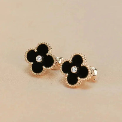 [Royal&Vicky]CLOVER MEDIUM 1 MOTIFS ONYX DIAMOND EARRINGS