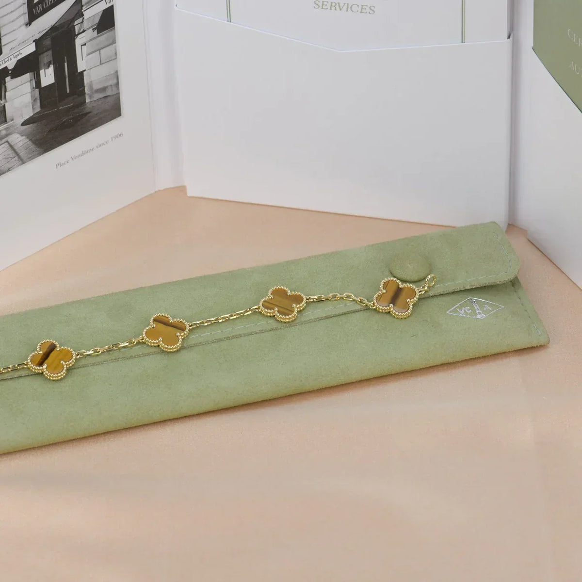 [Royal&Vicky]LUCKY CLOVER 5-MOTIF BRACELET -  TIGER’S EYE COLLECTION