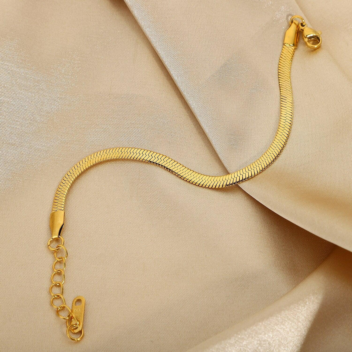 [Royal&Vicky]Ellaine Gold Herringbone Bracelet