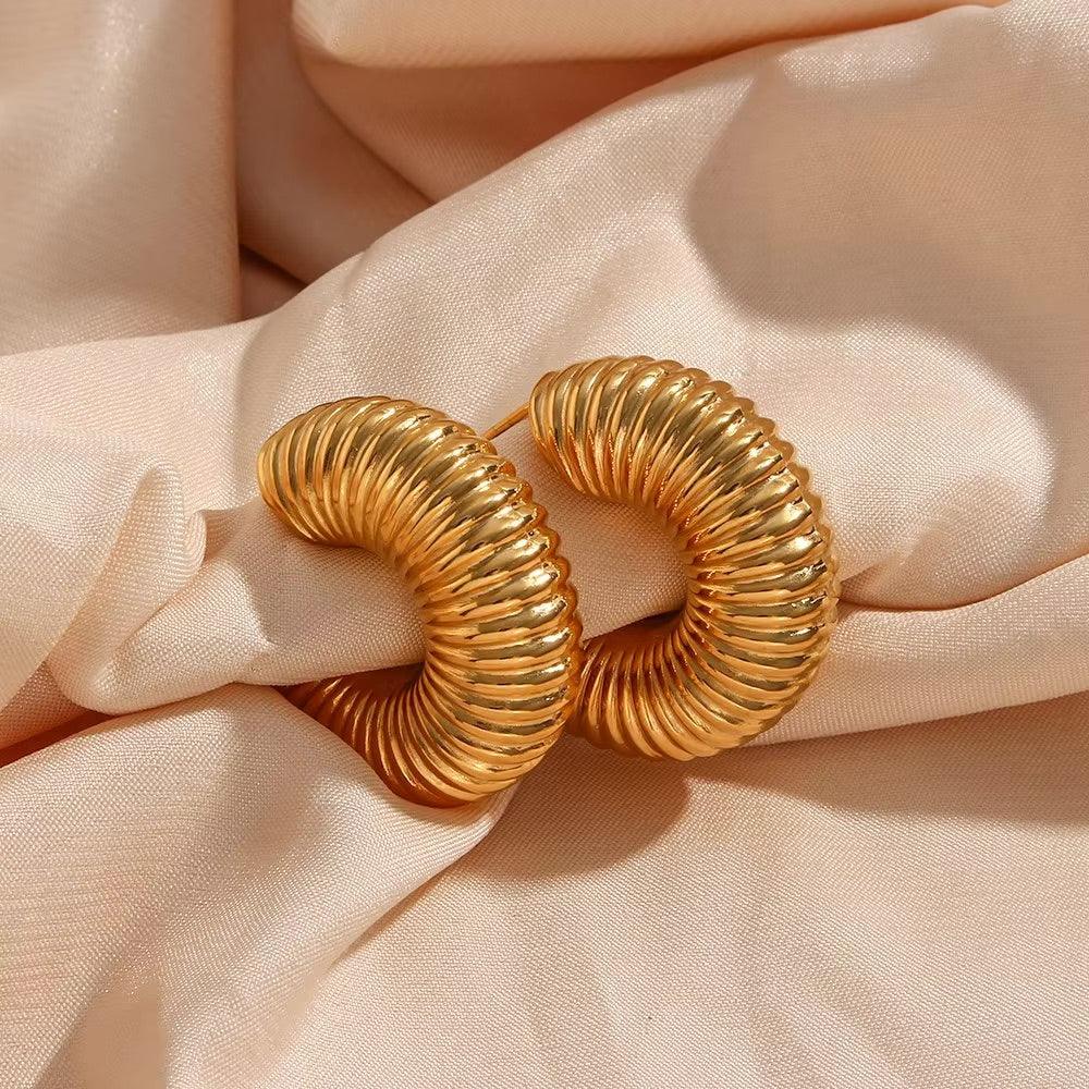 [Royal&Vicky]Aubrey Textured Gold Hoops