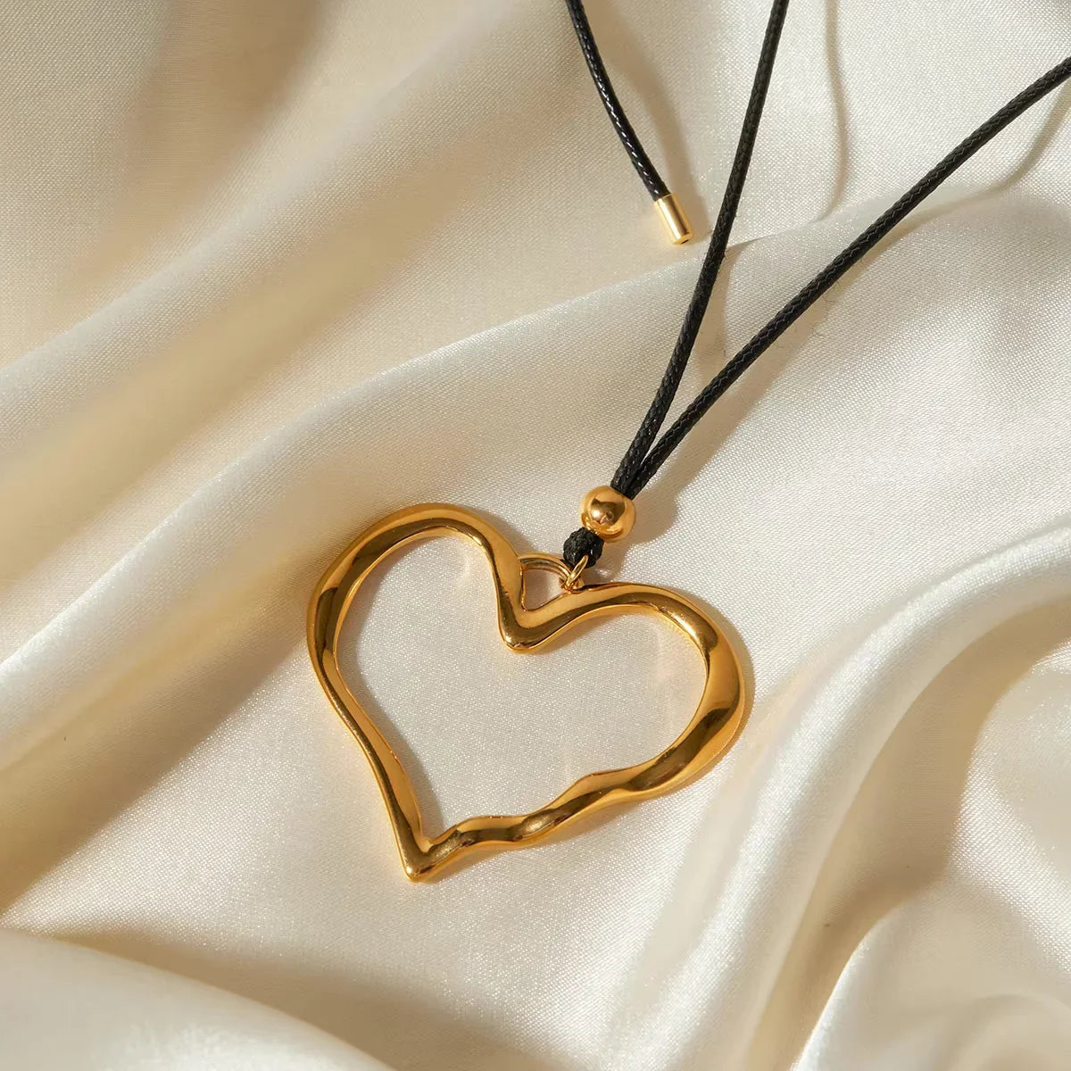[Royal&Vicky]Francine Heart Pendant