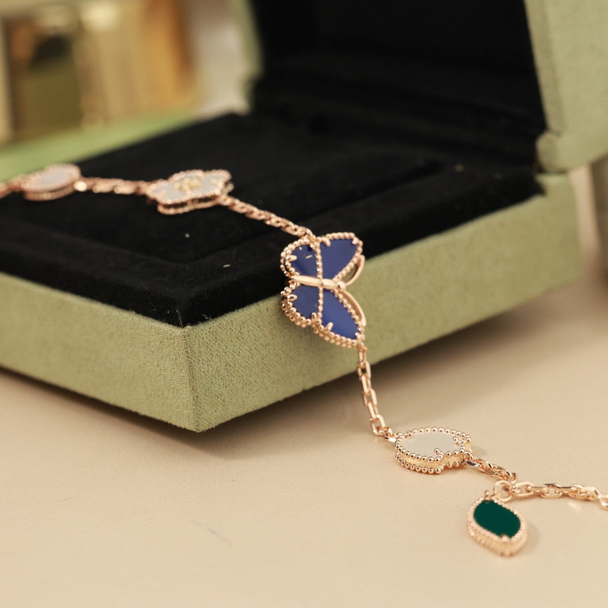 [Royal&Vicky]LUCKY SPRING BUTTERFLY 5 MOTIF BRACELET