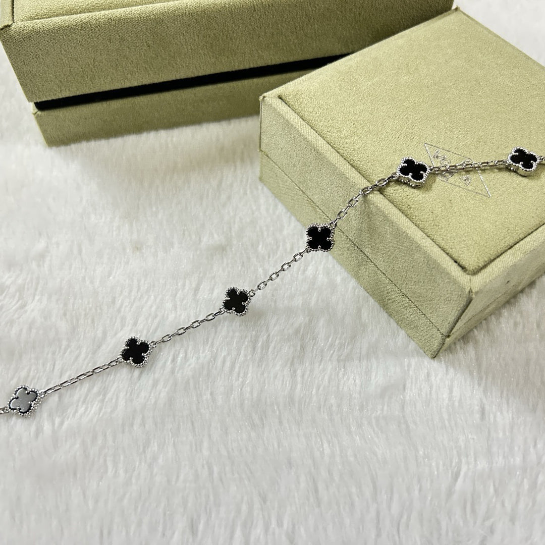 [Royal&Vicky]CLOVER 6 MOTIF  ONYXS BRACELET