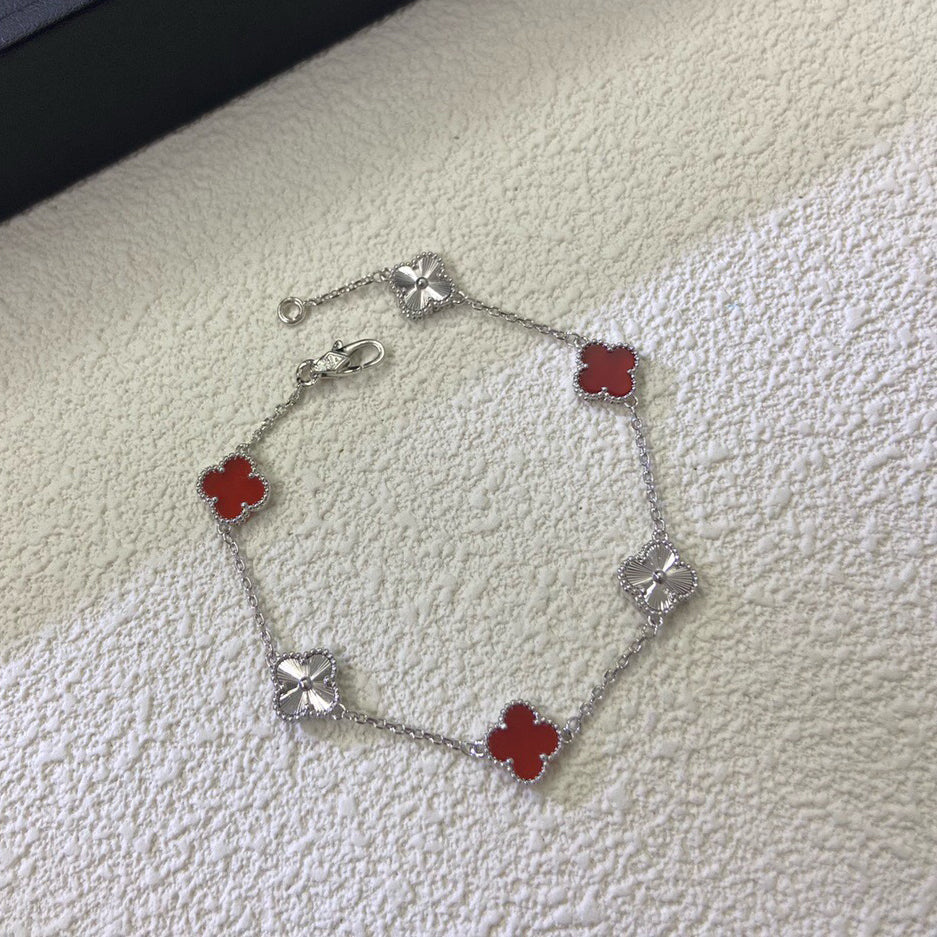 [Royal&Vicky]CLOVER 6 MOTIF RED AGATE LASER BRACELET