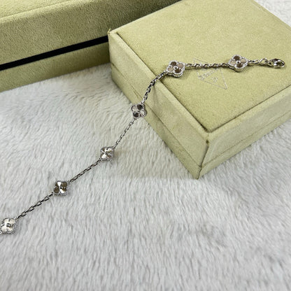 [Royal&Vicky]CLOVER 6 MOTIF DIAMOND BRACELET