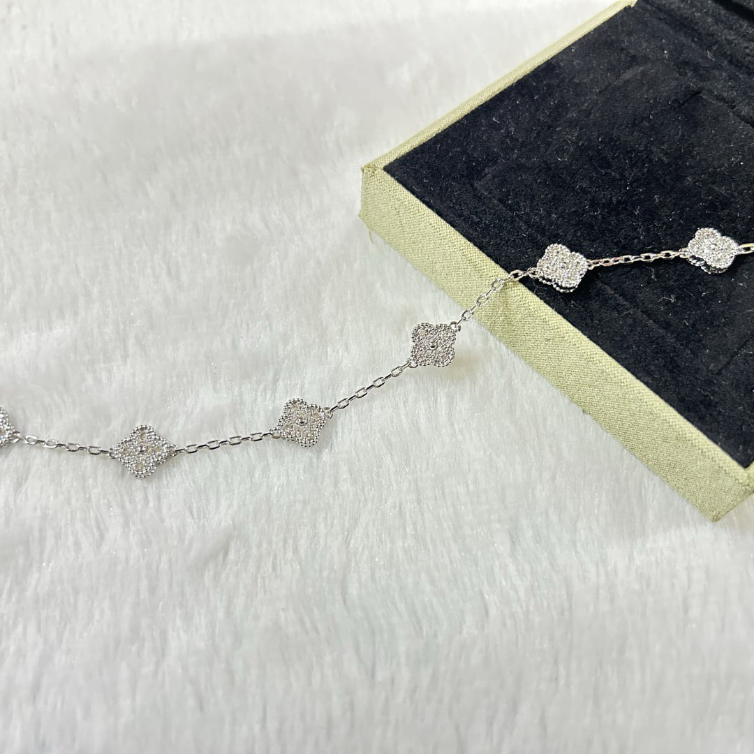 [Royal&Vicky]CLOVER 6 MOTIF DIAMOND BRACELET