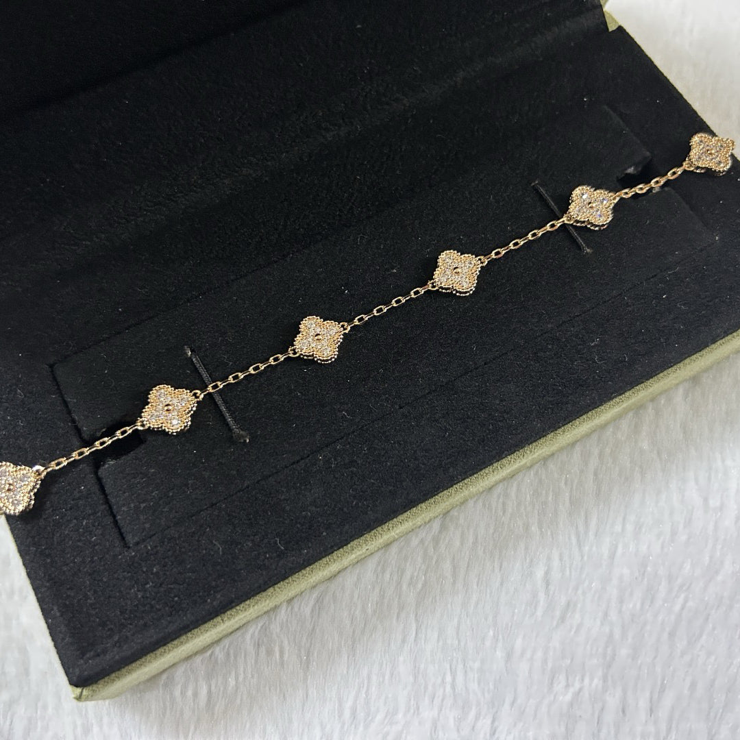 [Royal&Vicky]CLOVER 6 MOTIF DIAMOND BRACELET