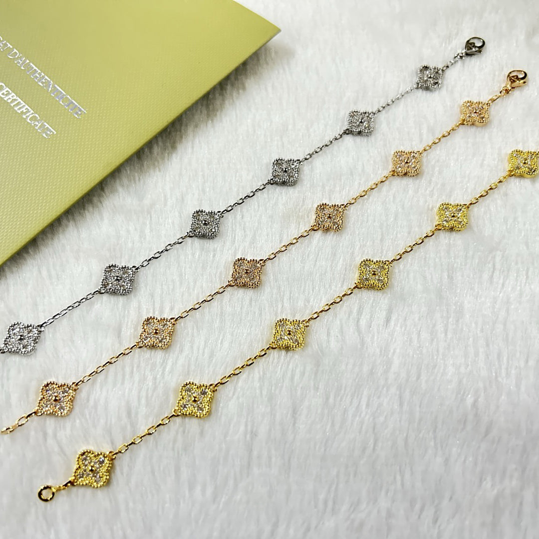 [Royal&Vicky]CLOVER 6 MOTIF DIAMOND BRACELET