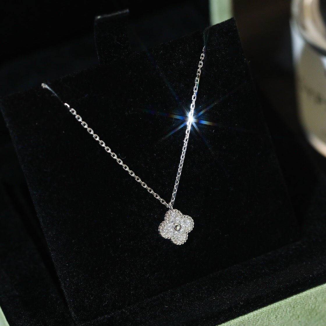 [Royal&Vicky]CLOVER MINI 9.5MM PENDANT DIAMOND NECKLACE