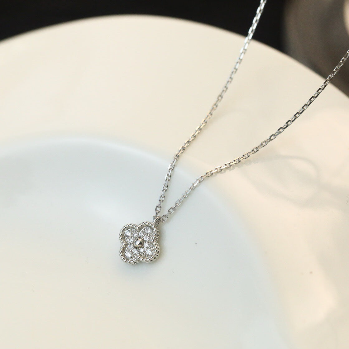 [Royal&Vicky]CLOVER MINI 9.5MM PENDANT DIAMOND NECKLACE