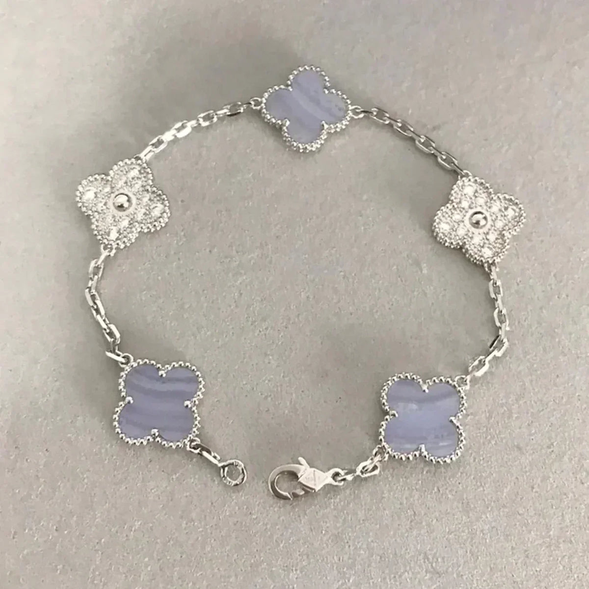 [Royal&Vicky]LUCKY CLOVER 5-MOTIF BRACELET - PURPLE CHALCEDONY COLLECTION