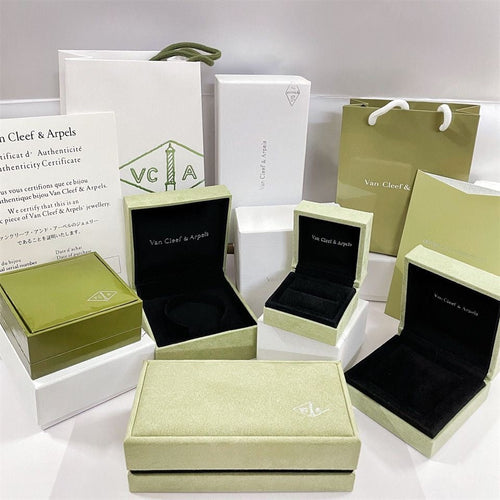 [Royal&Vicky]VA CLOVER BRACELET NECKLACE RING BOX GIFT BAG