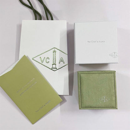 [Royal&Vicky]VA CLOVER BRACELET NECKLACE RING BOX GIFT BAG