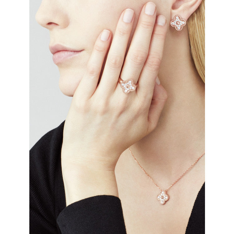 [Royal&Vicky]CLOVER 15MM DIAMOND SINGLE FLOWER NECKLACE