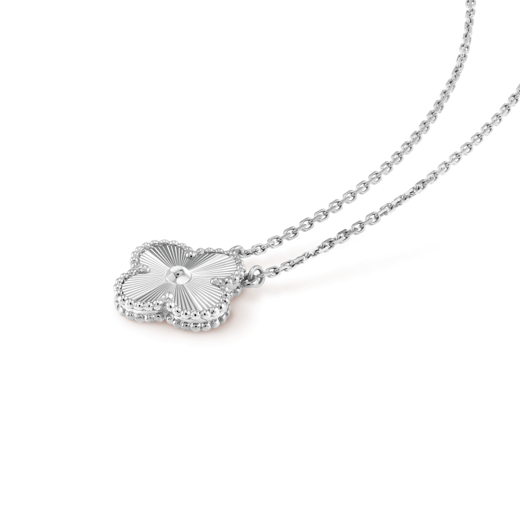 [Royal&Vicky]CLOVER 15MM LASER NECKLACE SILVER