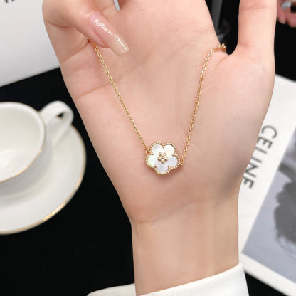 [Royal&Vicky]LUCKY WHITE MOP PLUM BLOSSOM  BRACELET