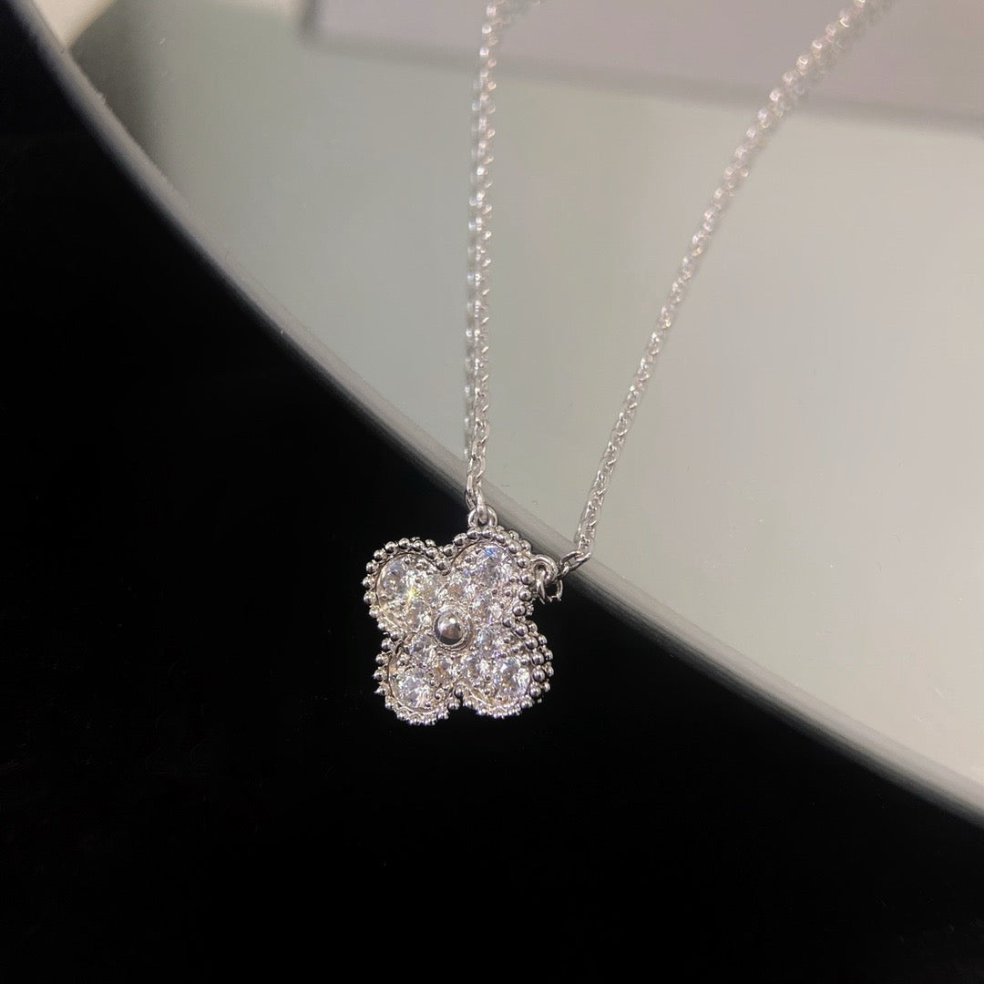 [Royal&Vicky]CLOVER 15MM DIAMOND SINGLE FLOWER NECKLACE