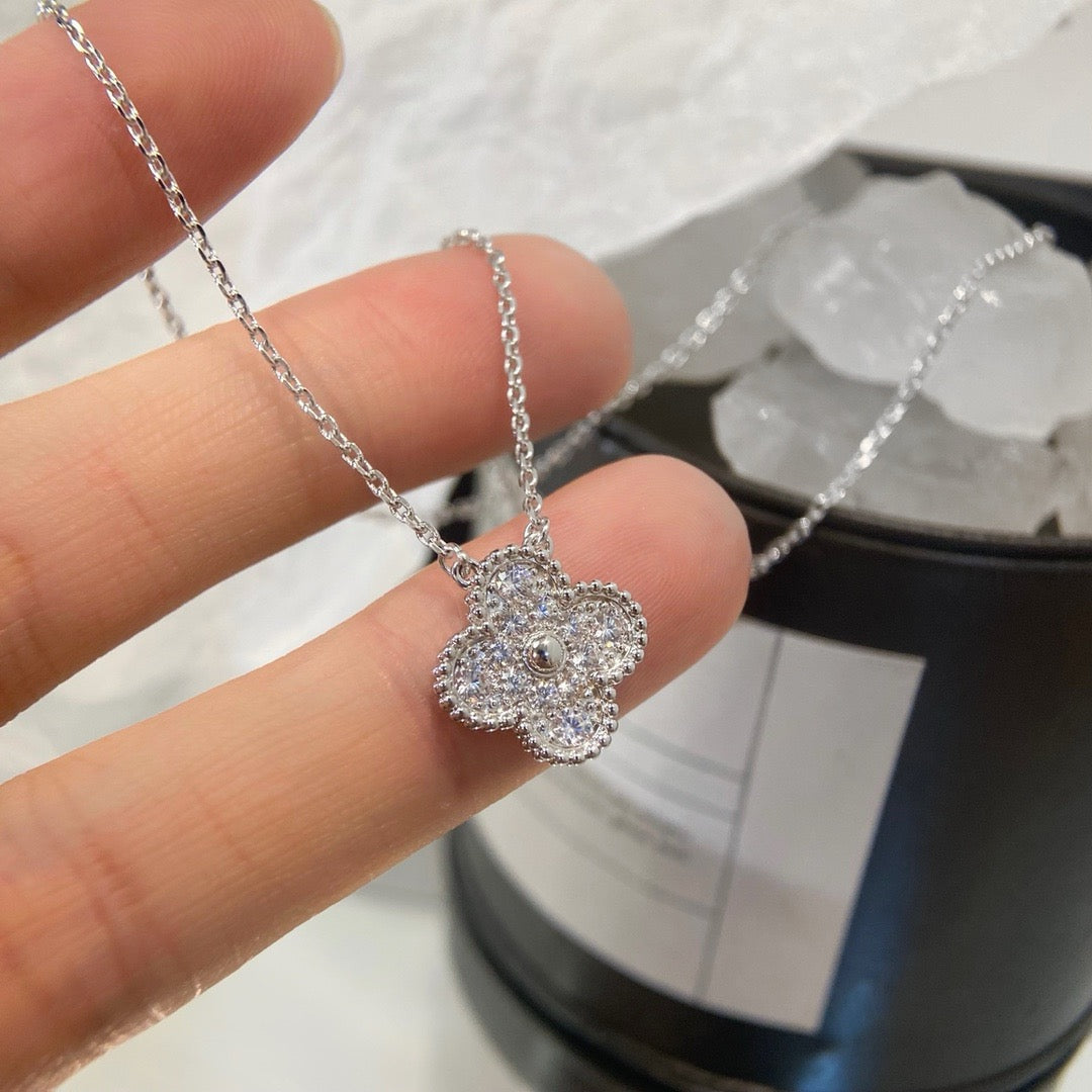 [Royal&Vicky]CLOVER 15MM DIAMOND SINGLE FLOWER NECKLACE