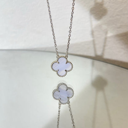[Royal&Vicky]CLOVER 15MM BLUE CHALCEDONY NECKLACE SILVER