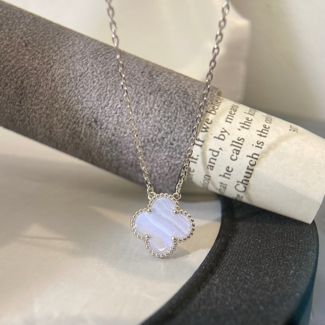 [Royal&Vicky]CLOVER 15MM BLUE CHALCEDONY NECKLACE SILVER