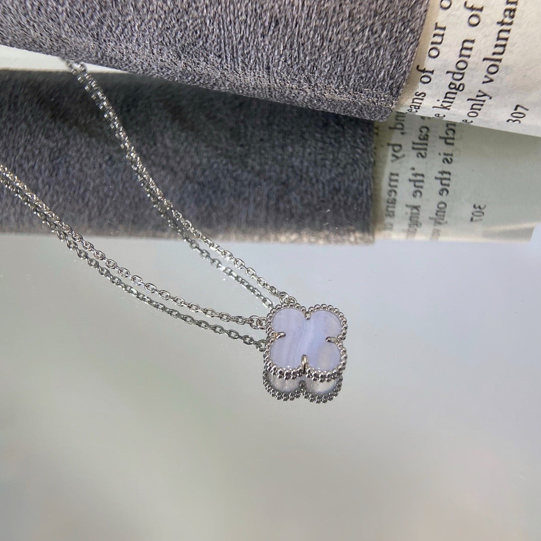 [Royal&Vicky]CLOVER 15MM BLUE CHALCEDONY NECKLACE SILVER