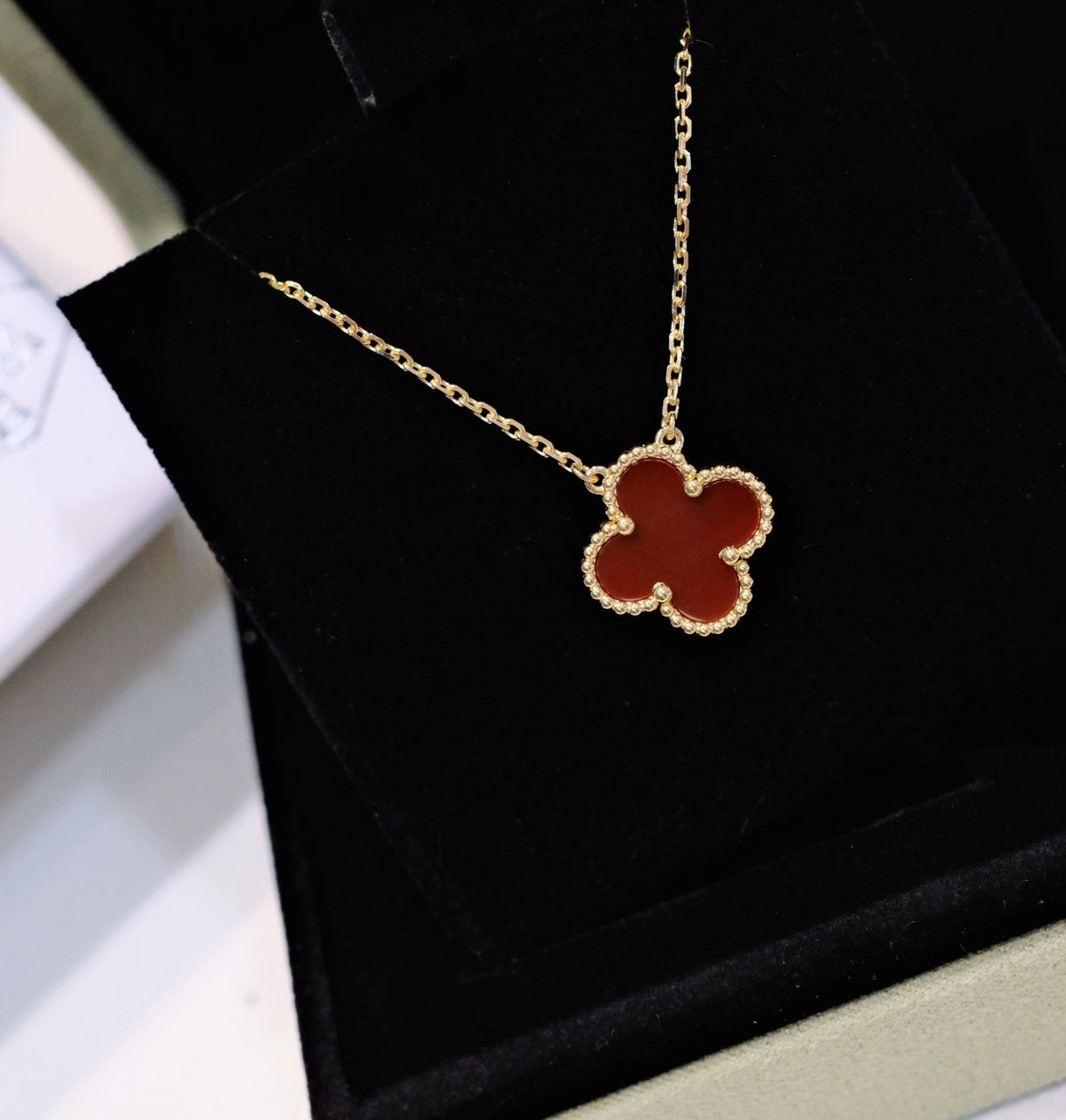 [Royal&Vicky]CLOVER 15MM CARNELIAN SINGLE FLOWER NECKLACE