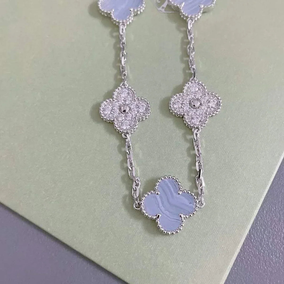 [Royal&Vicky]LUCKY CLOVER 5-MOTIF BRACELET - PURPLE CHALCEDONY COLLECTION