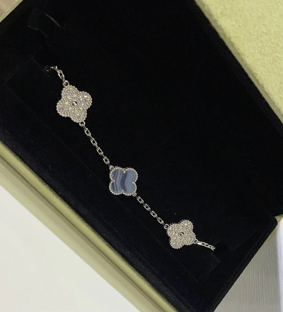 [Royal&Vicky]LUCKY CLOVER 5-MOTIF BRACELET - PURPLE CHALCEDONY COLLECTION