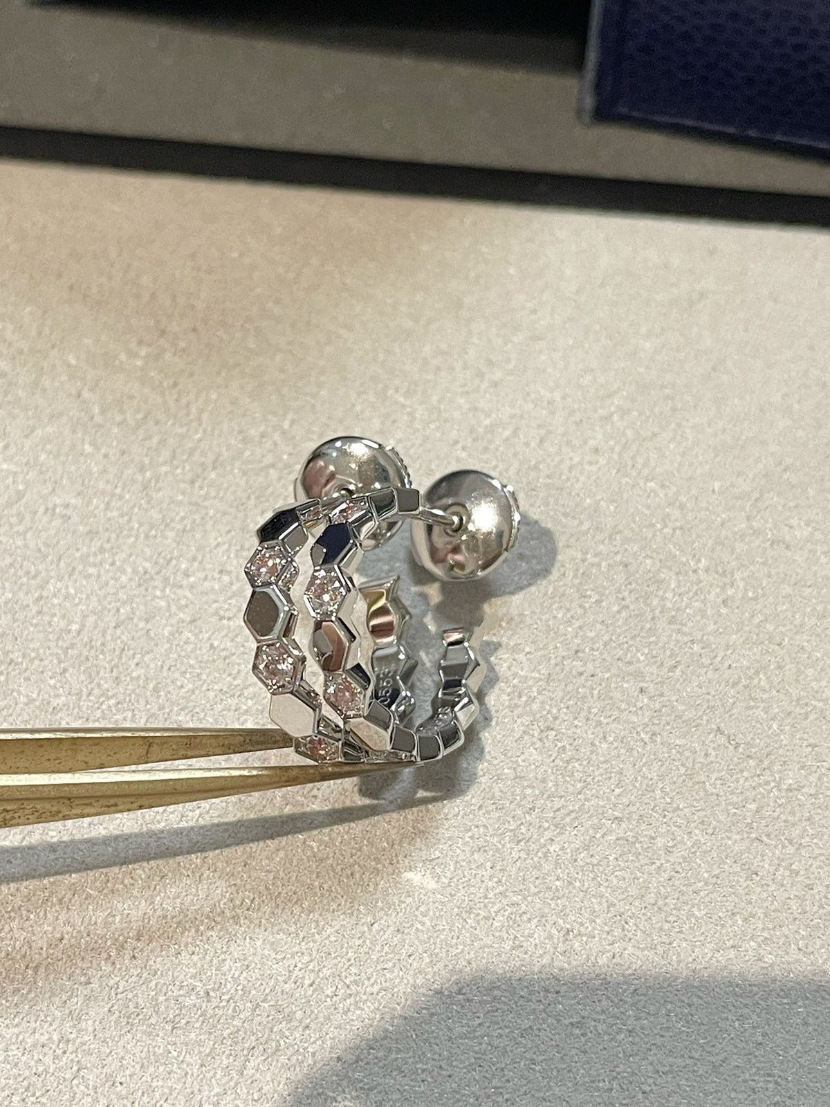 [Royal&Vicky]Hollow Design Four-Leaf Clover Flower Shape Earrings