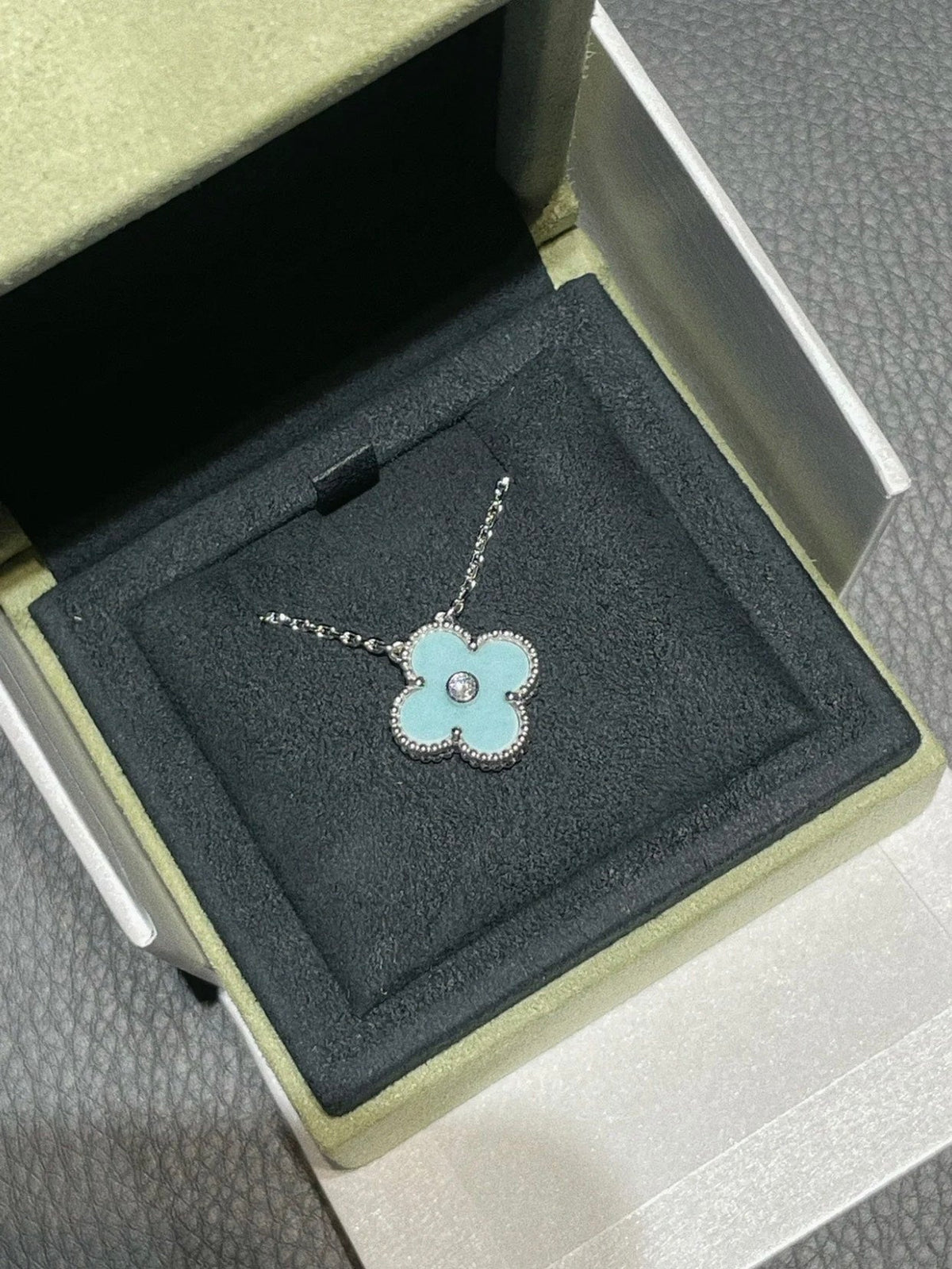 [Royal&Vicky]CLOVER 1 DIAMOND LIGHT BLUE SILVER NECKLACE
