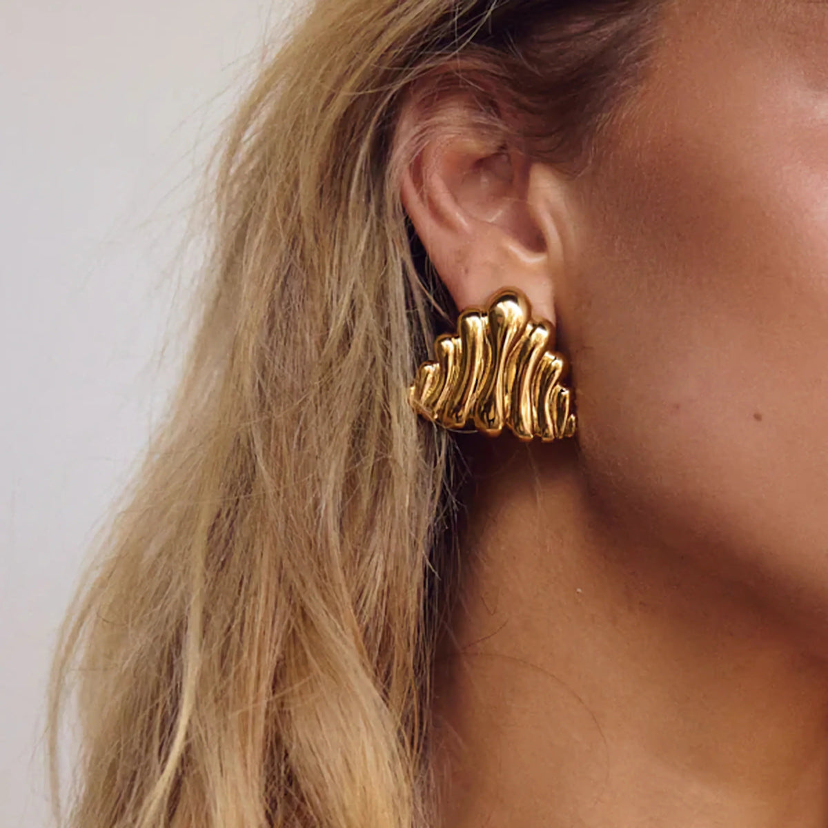 [Royal&Vicky]Nora Ripple Gold Earrings