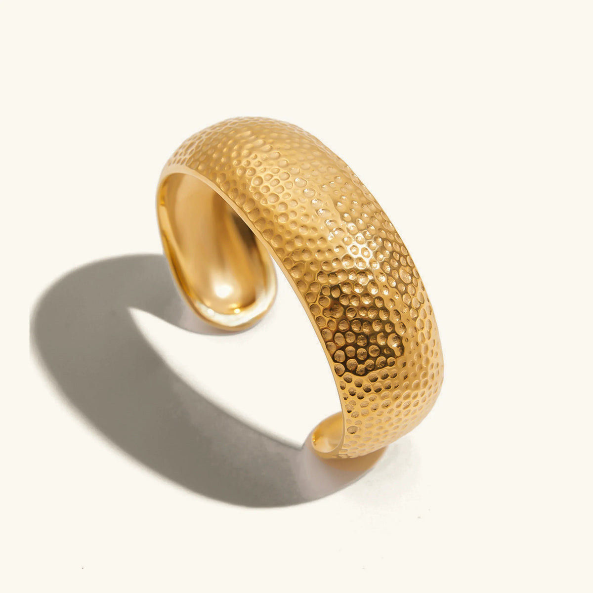 [Royal&Vicky]Cheyenne Textured Gold Band