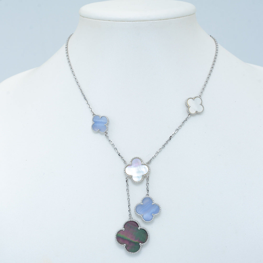 [Royal&Vicky]CLOVER MOP CHALCEDONY NECKLACE SILVER 6 MOTIF
