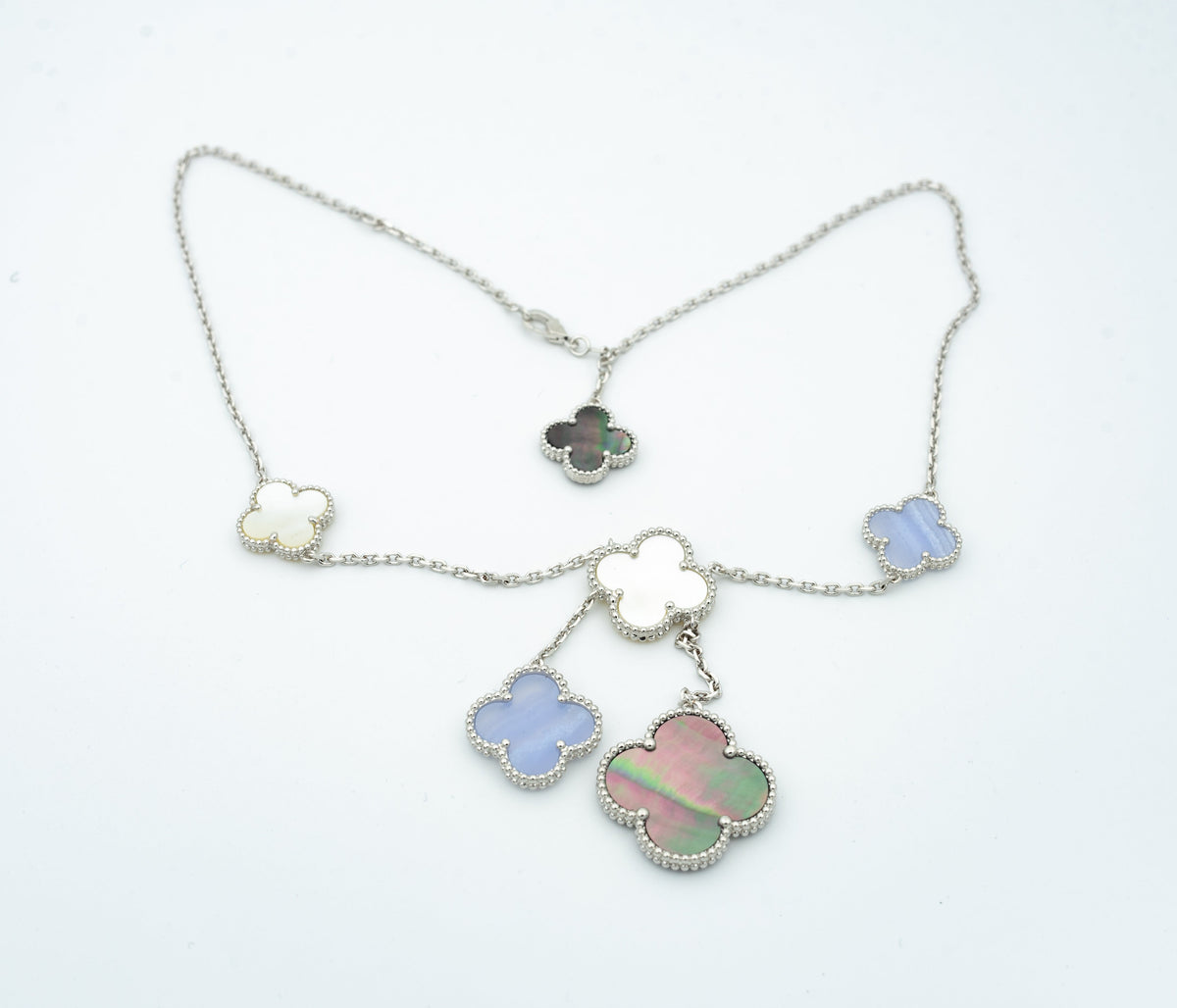 [Royal&Vicky]CLOVER MOP CHALCEDONY NECKLACE SILVER 6 MOTIF