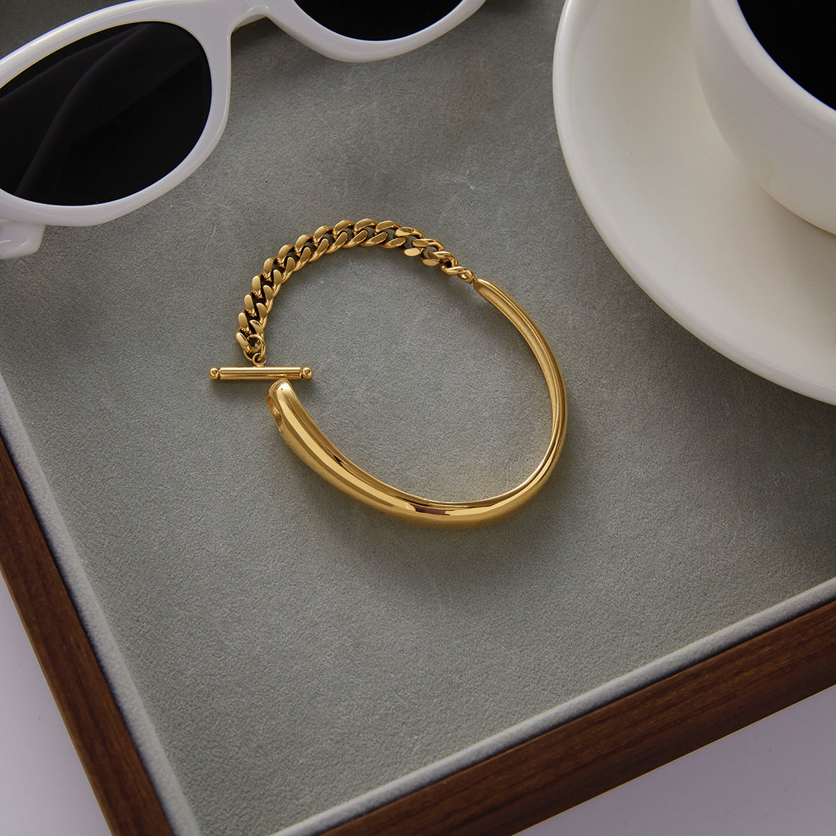 [Royal&Vicky]Myrna Chained Gold Bangle