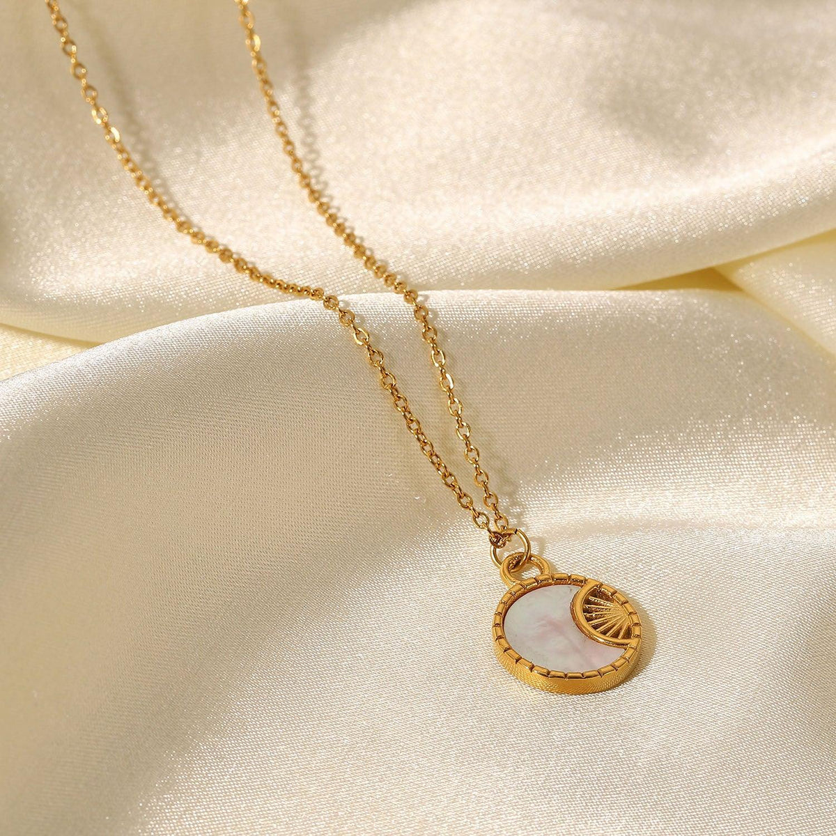 [Royal&Vicky]Brooklyn Freshwater Pearl Necklace