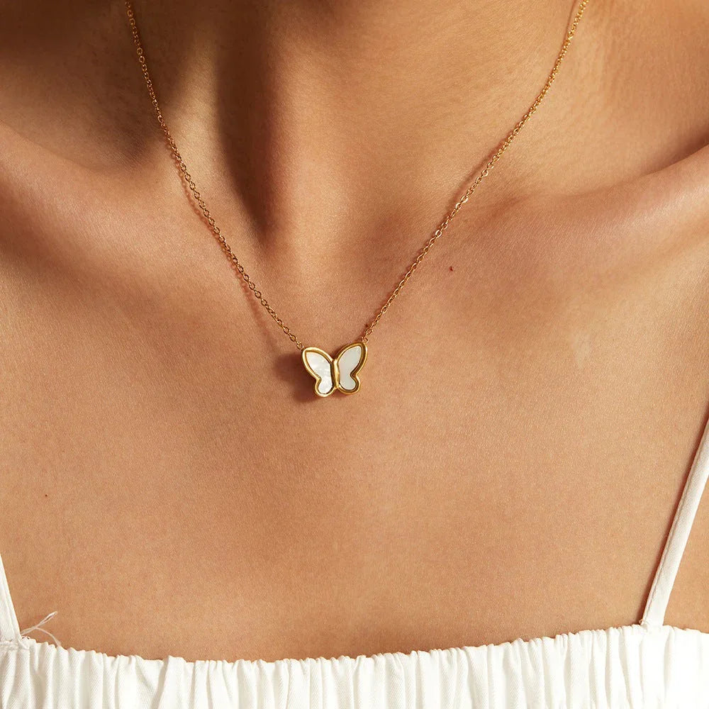 [Royal&Vicky]Flutterby Mother of Pearl Necklace