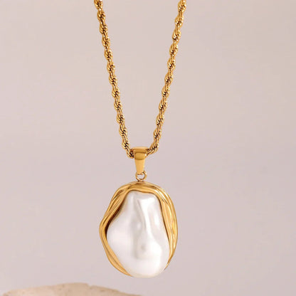 [Royal&Vicky]Carly Mother Of Pearl Pendant