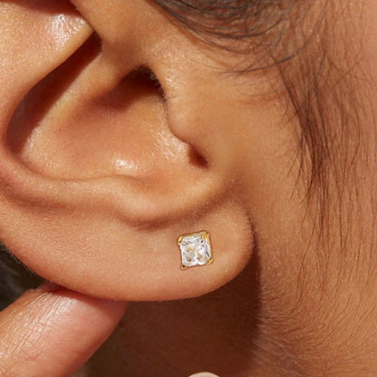 [Royal&Vicky]March Solitaire Gold Earrings