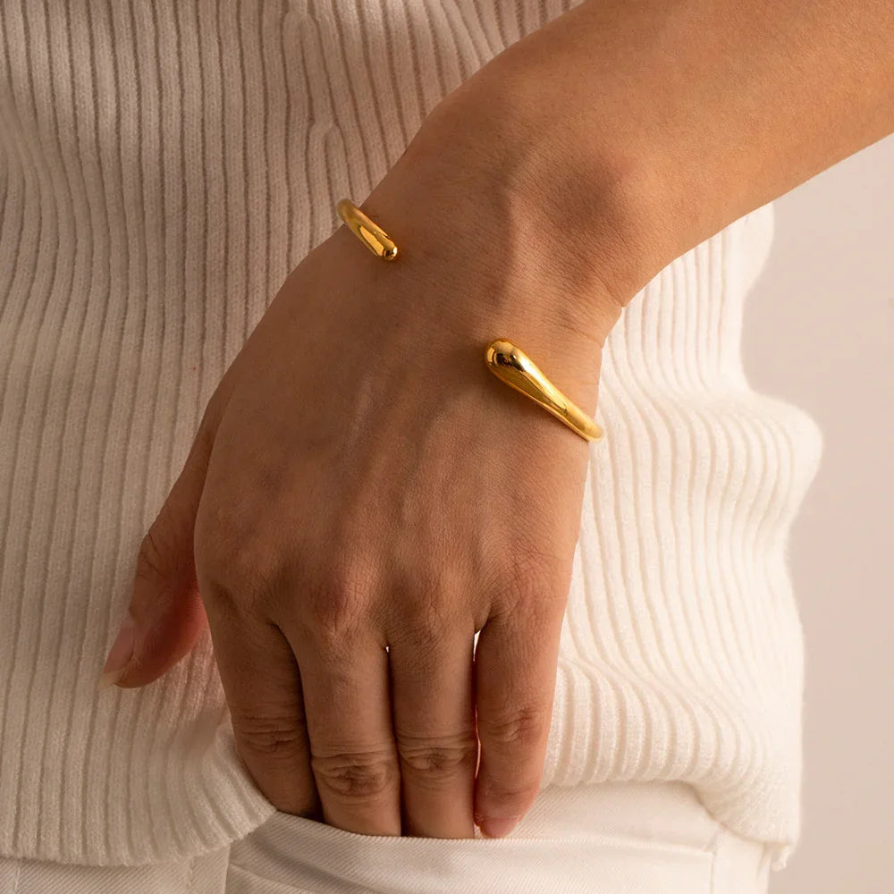 [Royal&Vicky]Audrina Contemporary Gold Bangle