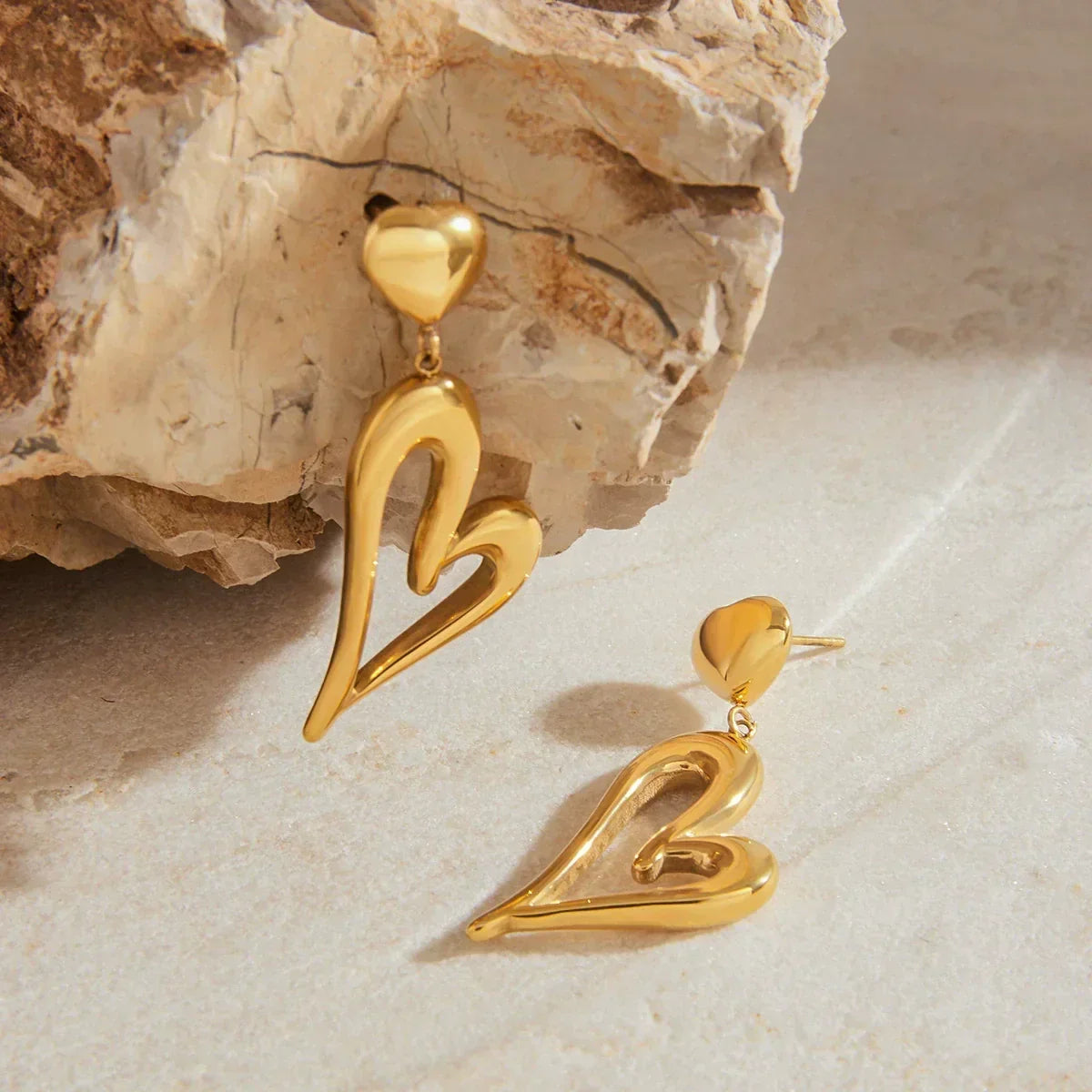 [Royal&Vicky]Venus Gold Heart Earrings