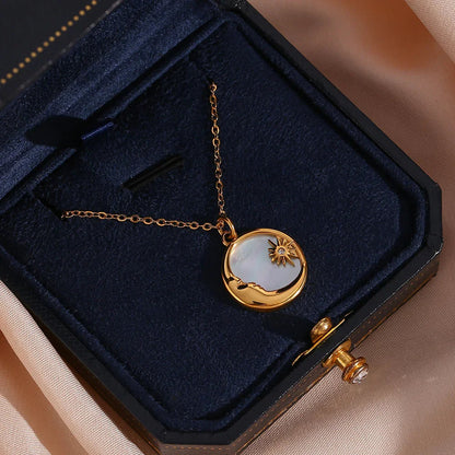 [Royal&Vicky]Evangeline Lunar Gold Necklace