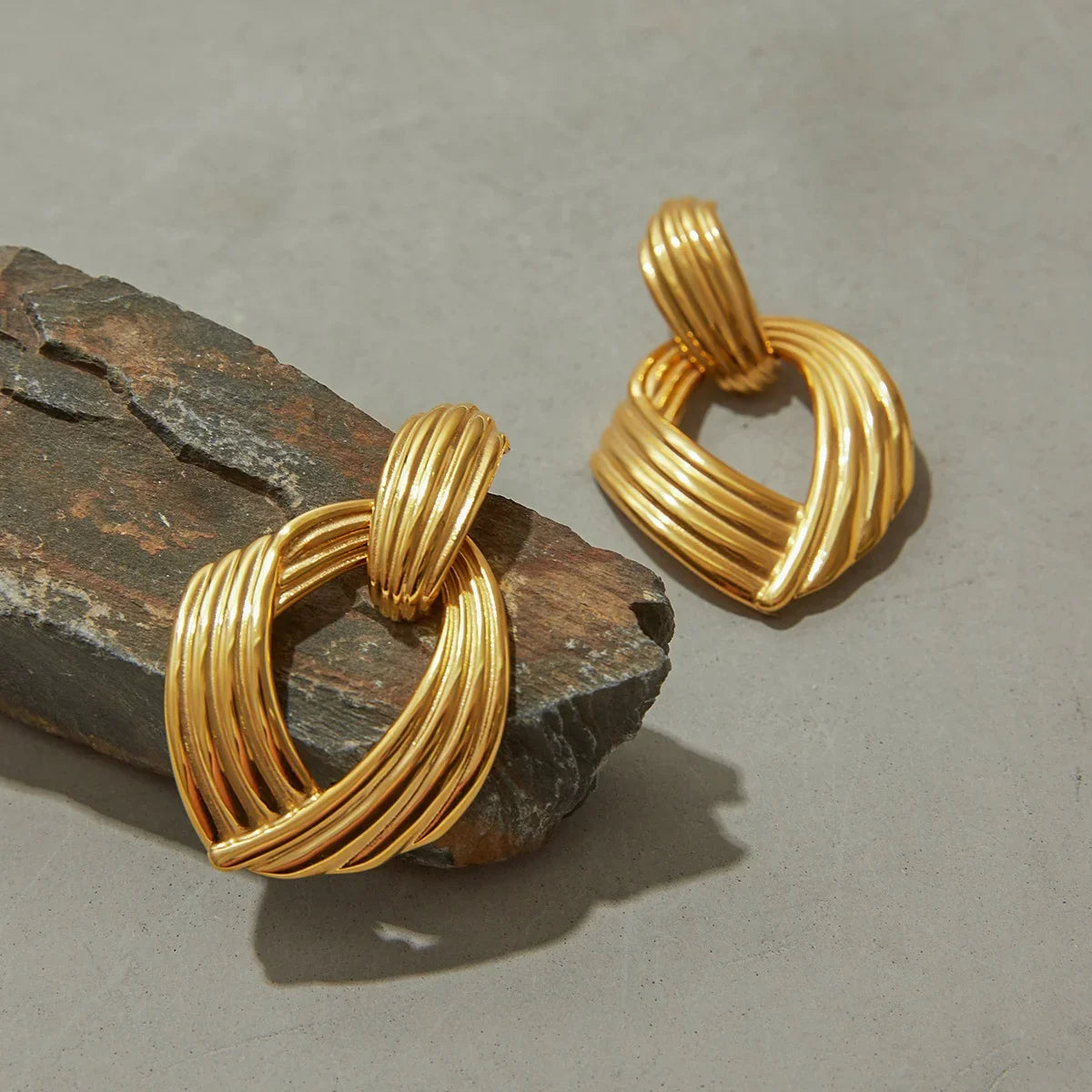 [Royal&Vicky]Selma Gold Knot Earrings