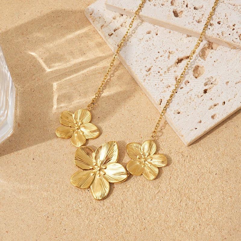 [Royal&Vicky]Millie Gold Flower Necklace