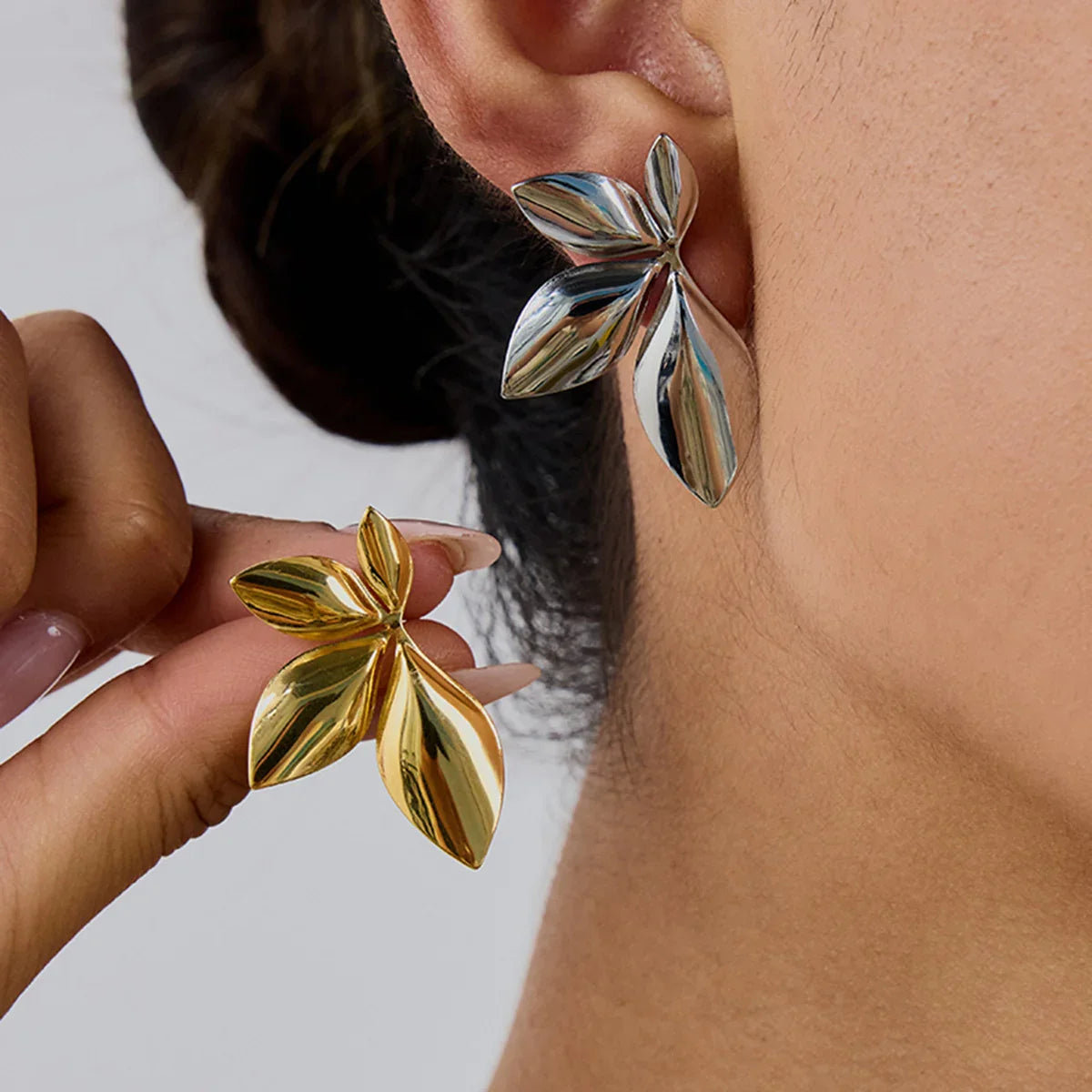 [Royal&Vicky]Velle Gold Petal Earrings